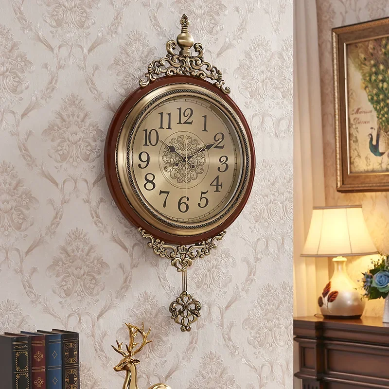 Vintage Wooden Wall Clock European Retro Style Living Room Decor American Art Timepiece Simple Household Atmosphere Watch for