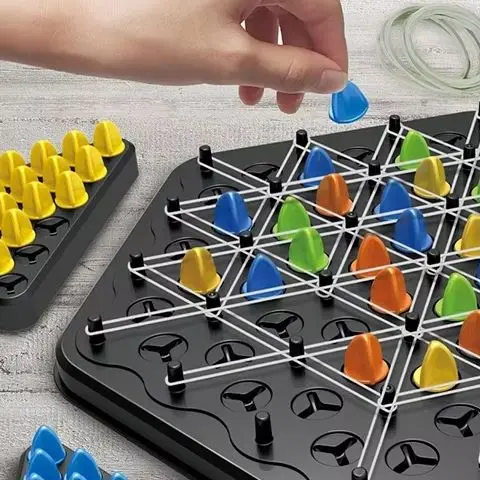 

Geometry Chain Triangle Chess Puzzle Game Toy Board Game Logical Thinking Rubber Band Game Party Family Interactive Battle Set