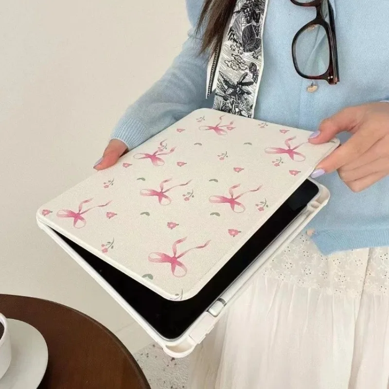حافظة ذكية مع حامل قلم لجهاز IPad Pro 11 2022 Air 2/3 10.5 Ipad 2017 2018 9.7 بوصة 10.2 7th 8th 9th Gen Air 5th 4th Pink Bow #5