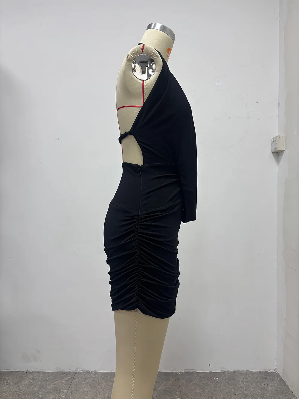 Deep Halter V Neck Mini Dress Sexy Open Back Thin Band Strap Bodycon Evening Dress Triangle Metal Buckle Ruched Wrap Short Dress