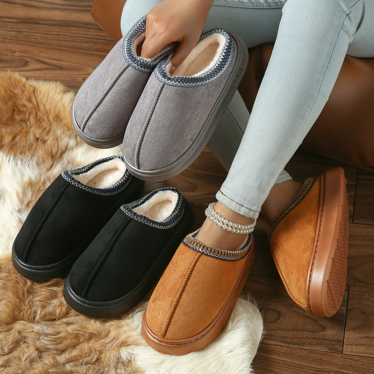 Ladies' cozy fleece slippers, soft-soled home winter warming shoes, men's indoor and outdoor shoes, elegant couple slippers