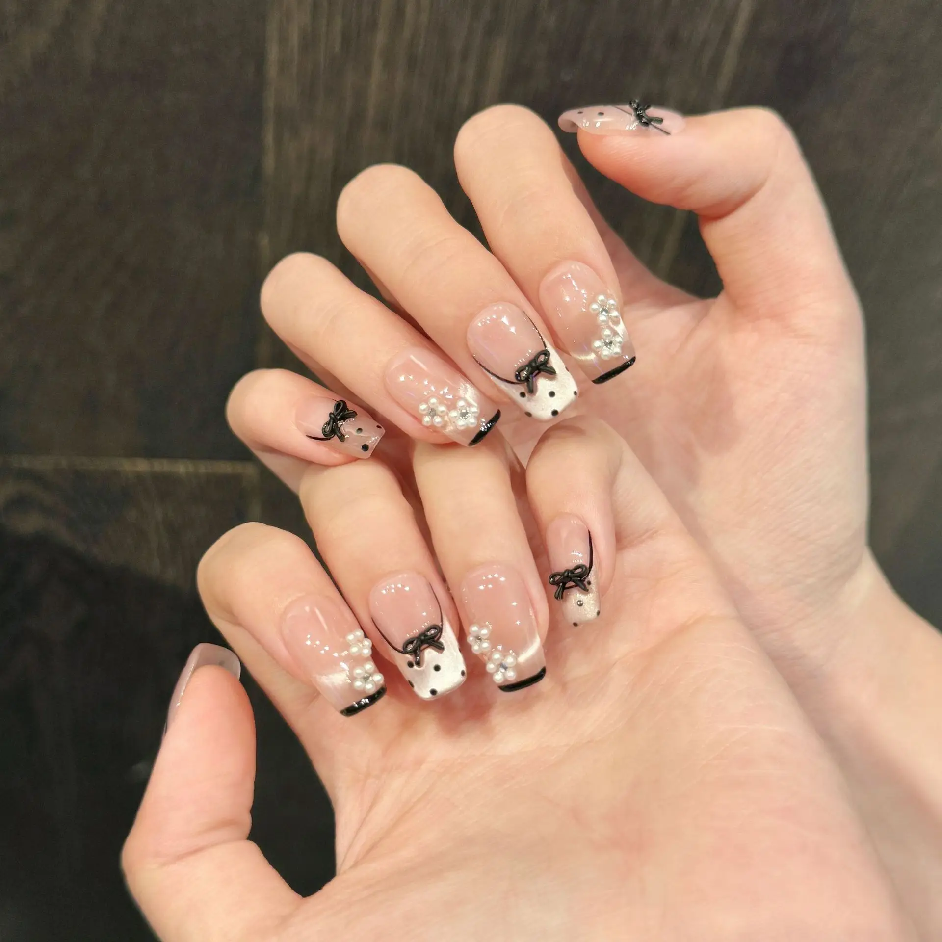 

10pcs Sweet Ballet Handmade Nails Sets Press on Cat's Eye French Bow Design Short Square False Nails Woman Pearl Black Fake Nail