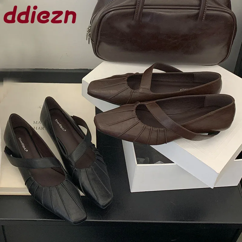 

2025/Новая модная женская обувь Мэри Джейн на плоской подошве, повседневная женская обувь без шнуровки, женская обувь на плоской подошве с острым носком и обувью