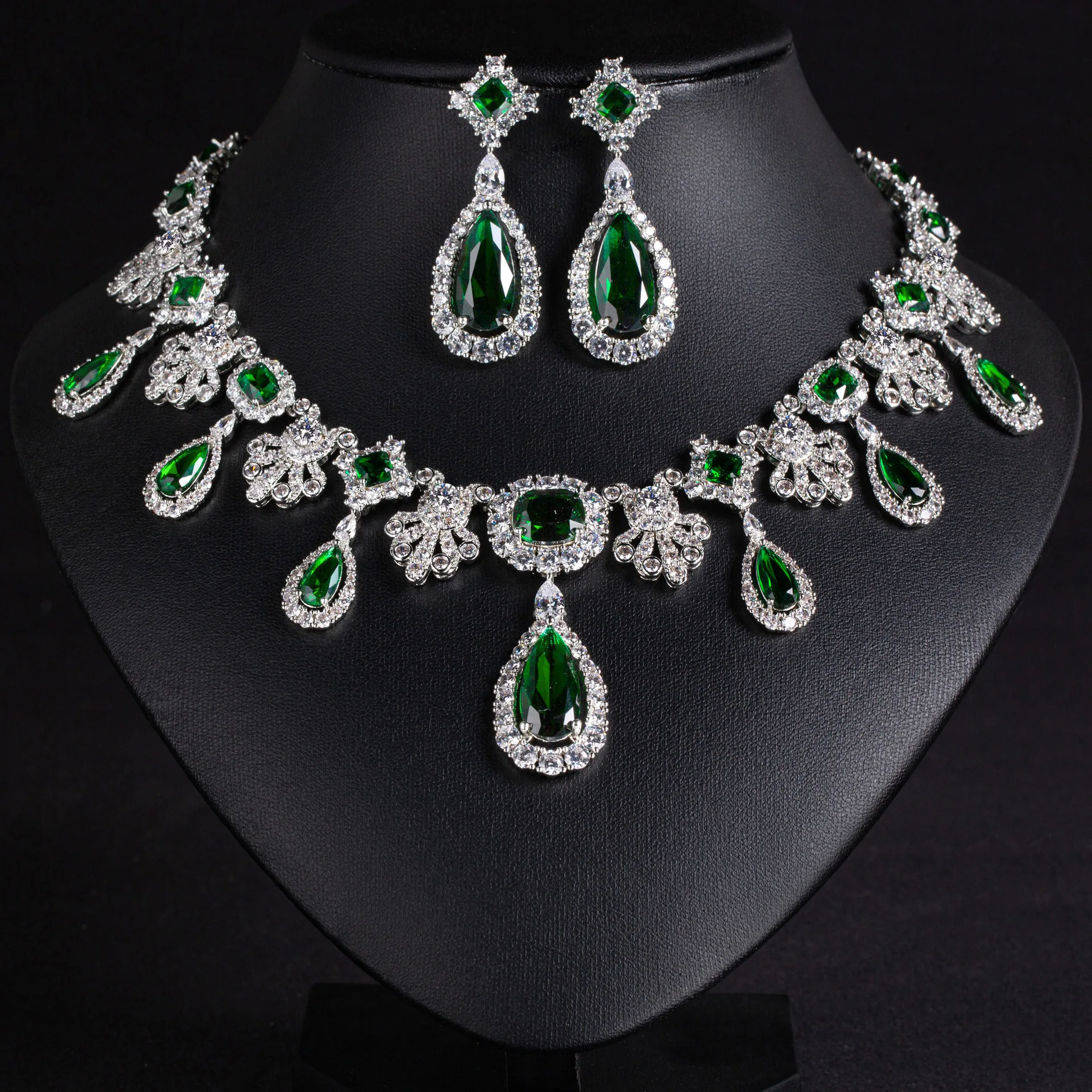 Luxury Louvre Palace Series Green Necklace Earring Set, Vintage Court Style High-end Jewelry, Wedding Banquet Evening Dress Acce
