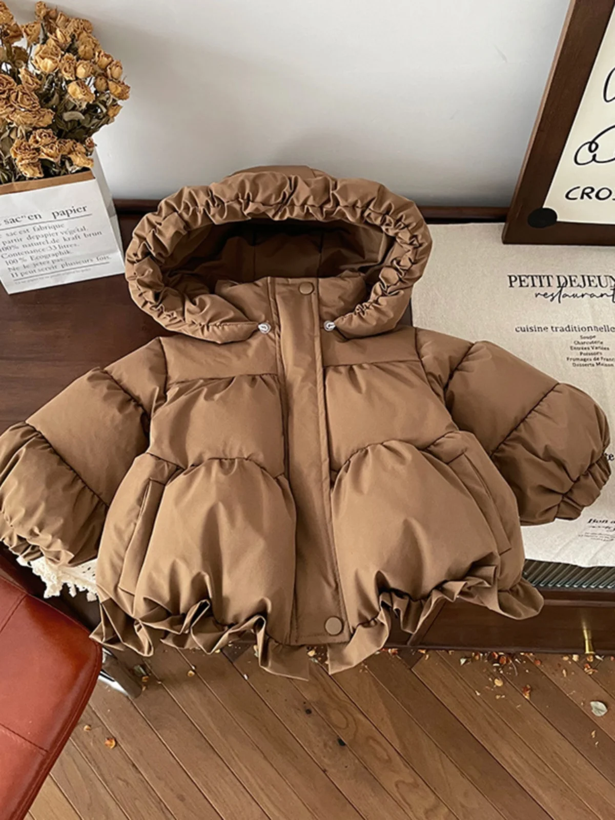 

Зимняя утепленная белая пуховая куртка с капюшоном для девочек, теплая одежда для малышей, новинка 2024 года, женский шелковый топ