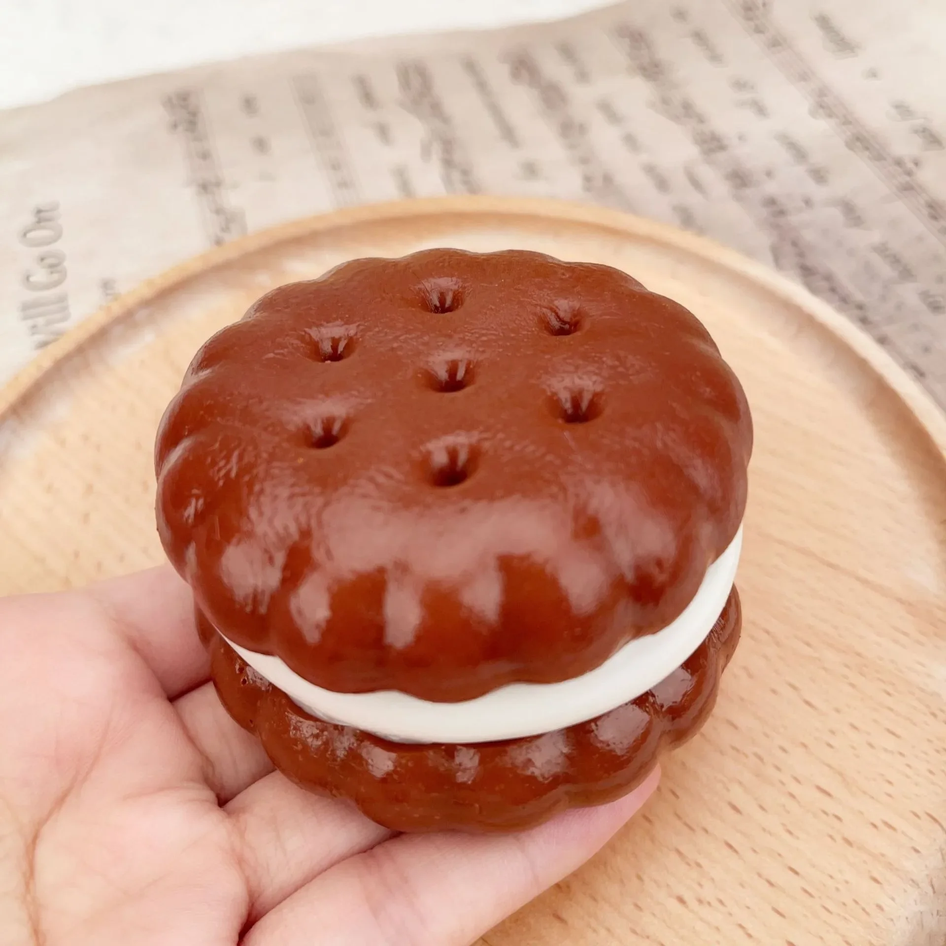 Mochi Squishy Chocolate Sandwich Cookies Squeeze and Relax Decompression Pinch Biscuits Simulation Food Play Anti-Stress Toys