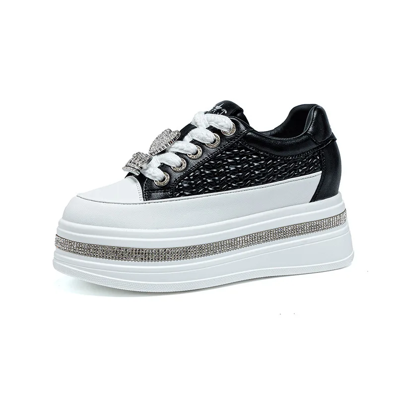 

Весенние женские кроссовки из натуральной кожи на каблуке 7 см, украшенные бриллиантами, спортивные повседневные туфли на толстой подошве для коротких людей