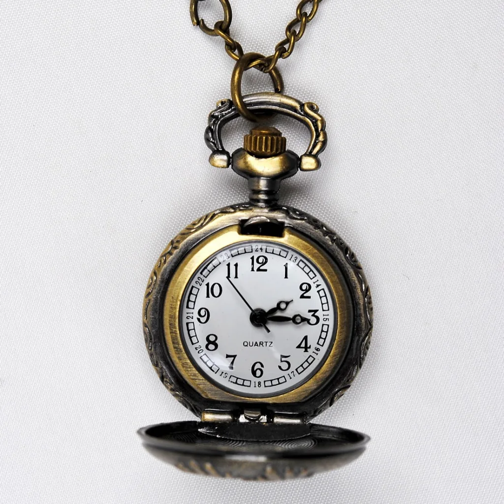 Luxury Cute Sliver Dial Quartz Pocket Watch for Men Women Eagle Rose Flower Engraved Case Fob Chain Pendant Necklace Clock Gifts