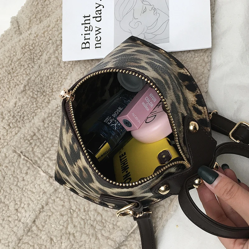 Leopard Rivets Women Messenger Bag Luxury Brand Women Handbag European And American Fashion Personality High-quality Women Bag