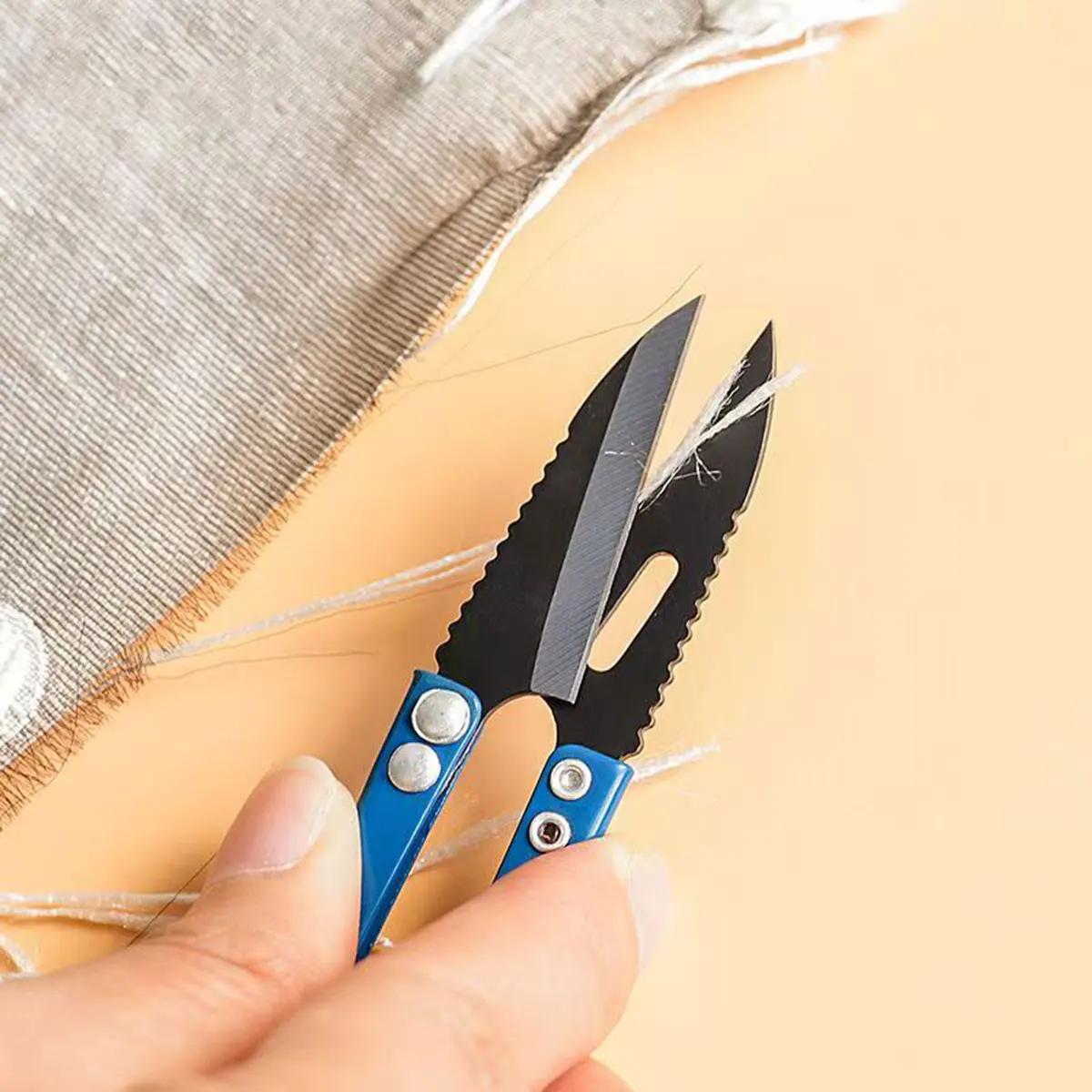 

Professional U-Shaped Embroidery Scissors, Small Sharp Mini Scissors for Sewing, Tailor Craft Scissors for Cutting Thread Ends