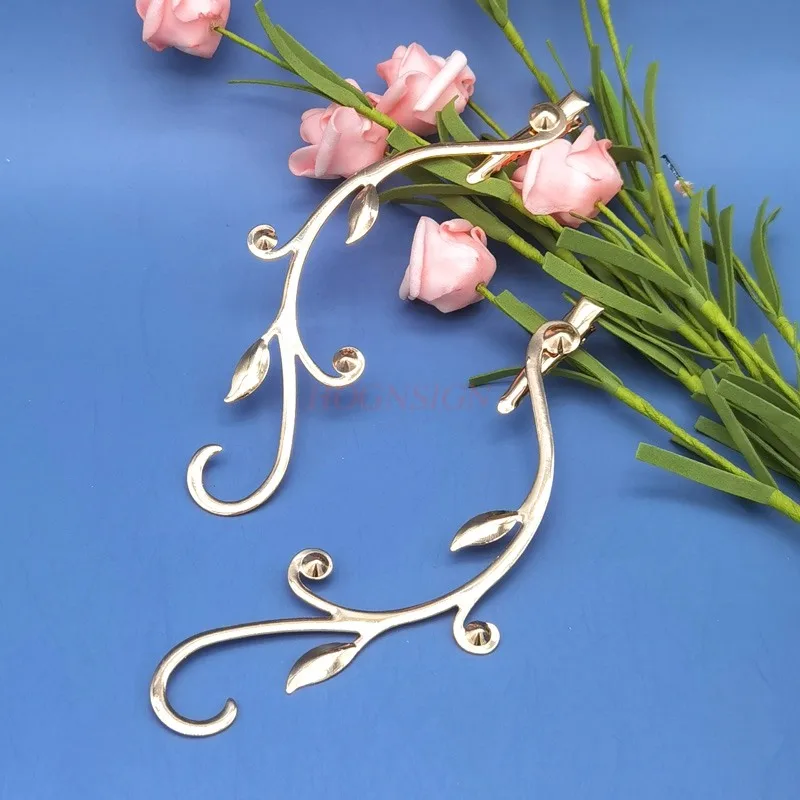 Aesthetically intertwined branches with antique styling and hair clips for vintage versatility