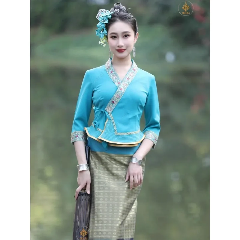 

Dai Thai Traditional Ethnic Clothing Women's Set Embroidered Spring Summer Tops Skirt Daily Work Thailand Clothes