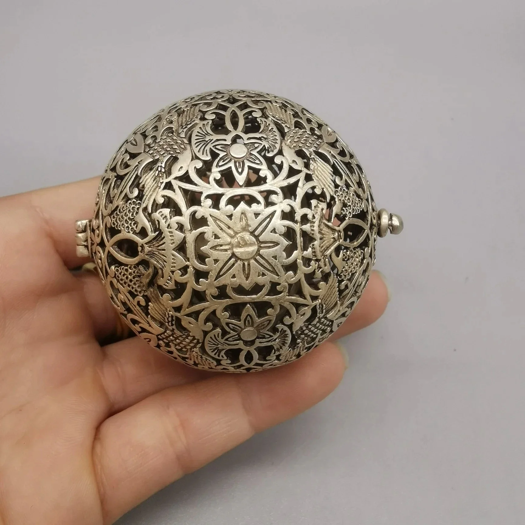 Chinese Fine Workmanship Hollow Out Censer, Auspicious “Flower and Bird”, Sphere Sculpture, Metal Crafts Decoration