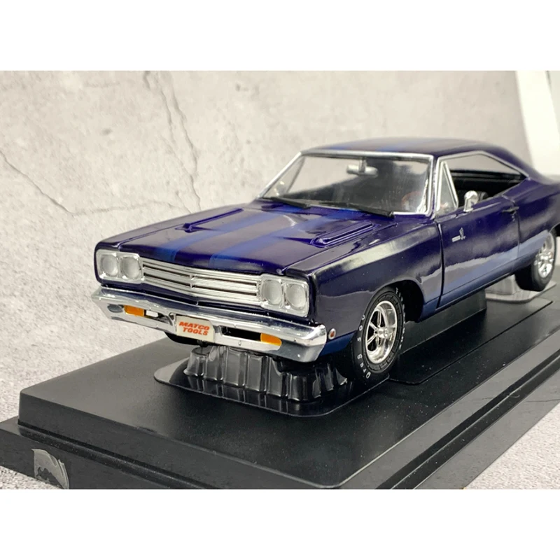 

ERTL литой под давлением масштаб 1:18 1969, Plymouth Road Runner, модель автомобиля из сплава, готовая коллекция имитаций, украшение, праздничный подарок, дисплей