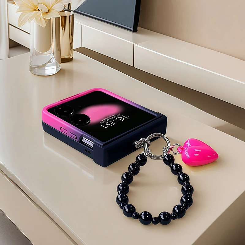 Capa com corrente e gradiente de rosa preta para Samsung Galaxy Z Flip 4 5 6 7, Motorola Razr 50 60 Ultra e Xiaomi Mix Flip 2