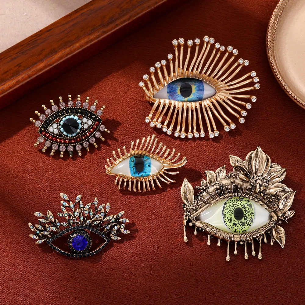 Exaggerated Unique Personality Eyelash Demon's Eye Brooch Fashion Aura High-end Luxury Retro Lapel Pin