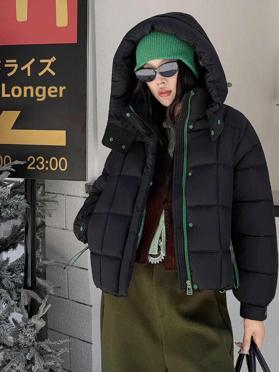 Women's Short down Cotton Jacket Thickened Winter Coat Zipper Closure Warm Casual Style Small Size Friendly Fashionable