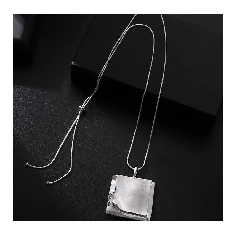 

Foreign Trade New Fashion Popular High-grade Quadrilateral Geometric Alloy Pendant Women's Long Necklace