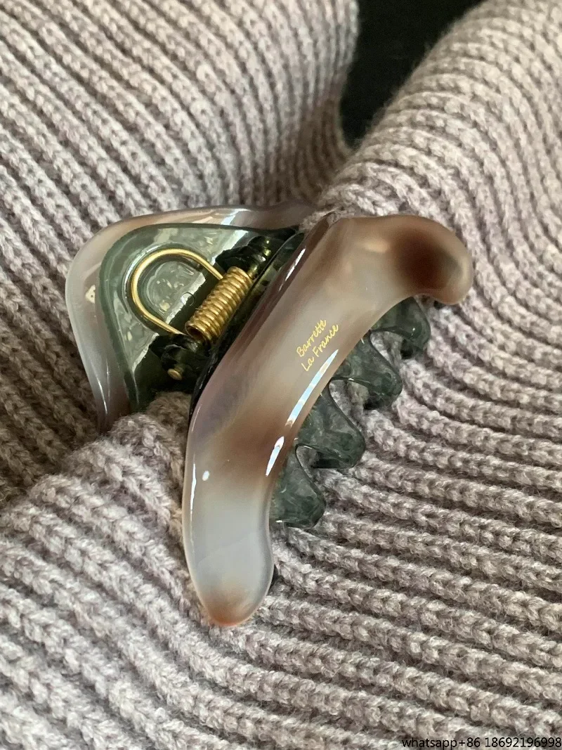 When Visiting The Bookstore in Autumn, There Is A Lack of This Clip. The Korean High-end Design Sense Is Not Curly in Autumn