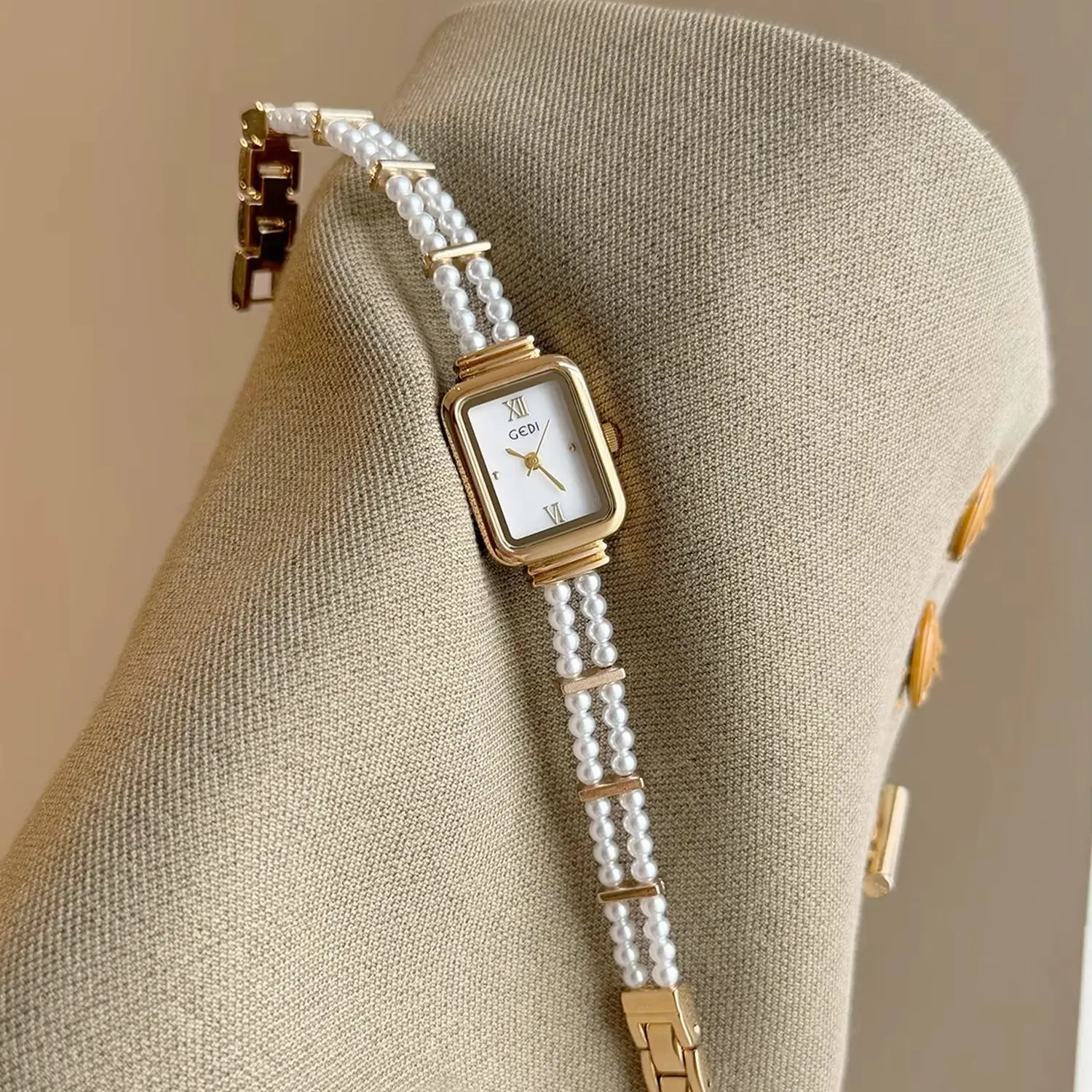 Elegant Pearl Chain Watch for Women Rectangle Dial Quartz Wristwatch Luxury Ladies Bracelet Watches Female Daily Party Gift