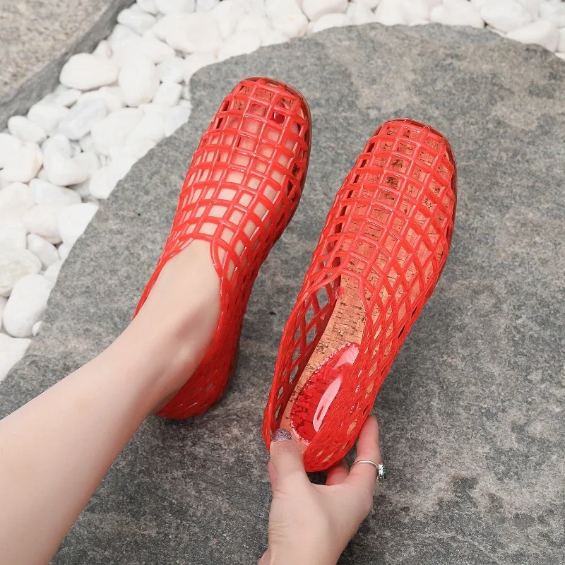 

Flat Sandals for Women in Summer 2025, Hollow Out Breathable Soft Soled Sandals for Outerwear, Lightweight Sandals with Toe Caps