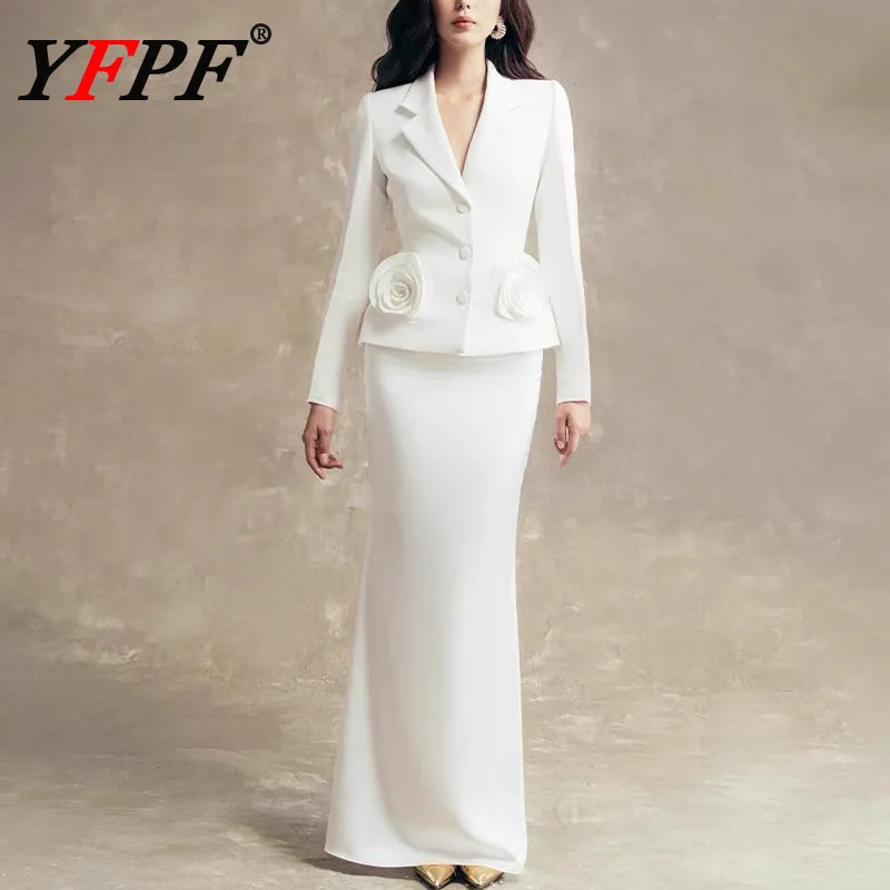 ชุดเซ็ต 2 ชิ้น สำหรับผู้หญิง ดีไซน์หรูหรา สีขาว ลายดอกไม้ 3 มิติ เสื้อเบลเซอร์ กระโปรงยาวเอวสูง ดูสง่างาม คอลเลคชั่นใหม่ ฤดูใบไม้ร่วง 2025