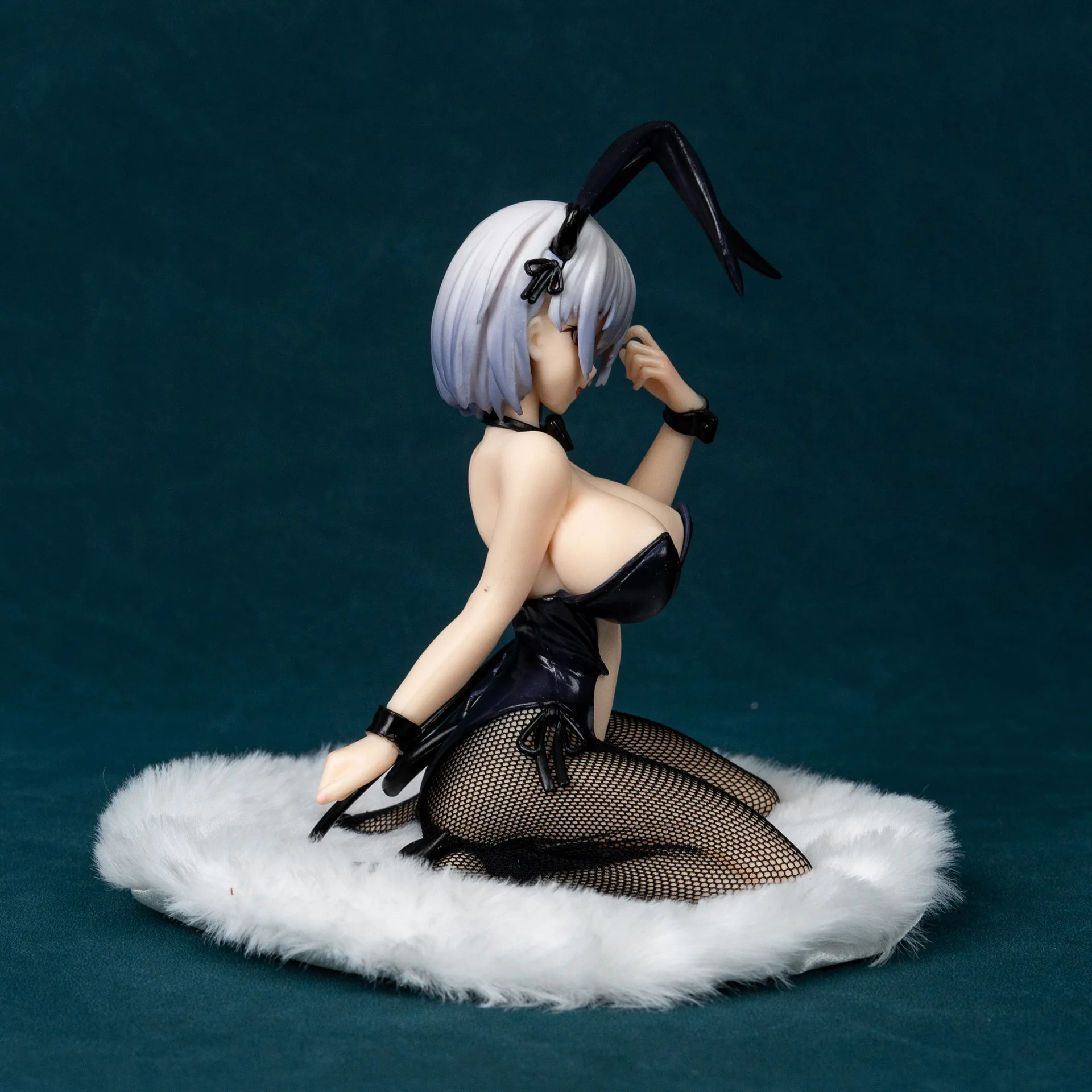 Figurine de jouet série beauté, chaussettes en maille, lapin fille Nainai assis, 15cm, Figurine Sexy, Statue d'anime, modèle d'ornement, poupée Kawaii à collectionner