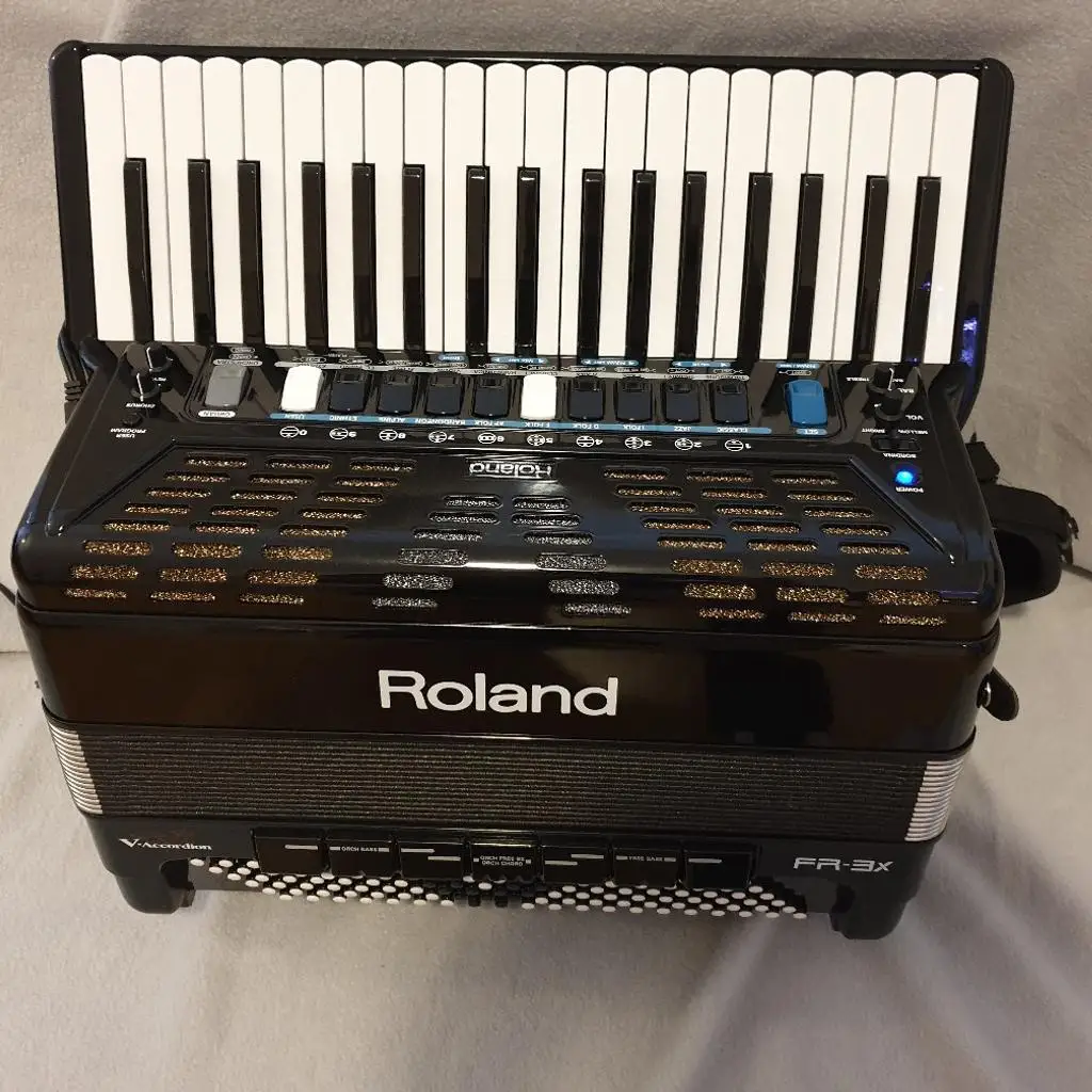 

BRAND NEW Roland V-accordion FR-8X Electronic Accordion Black