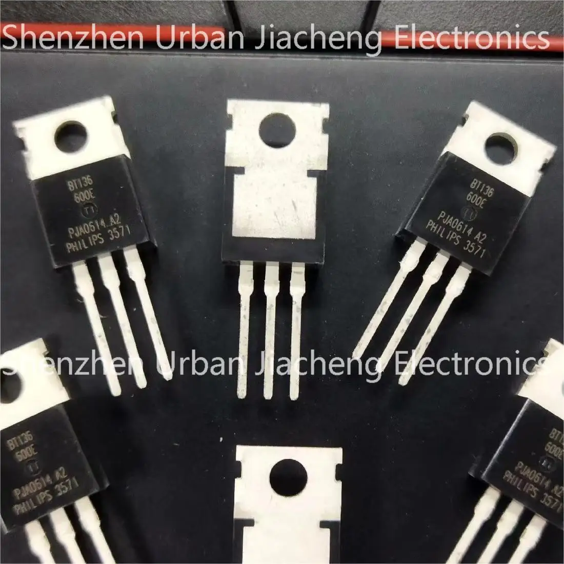 20PCS/lot! BT136-600E TO-220 BT136600E BT136 600E TO220 Triac 4A/600V Free shipping