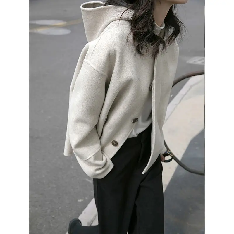 

2025 New Gray Hooded Wool Coat for Women Autumn and Winter Cape Short Woolen Jacket
