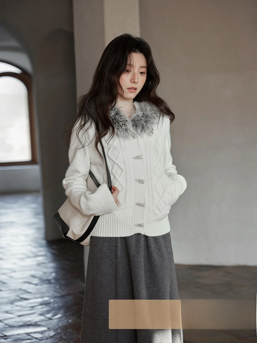 

Ele Winter Sweater Soft Plu White Fur Collar Button-Up Korean Sle Top for Women Comfortable Long Sve Casual Wear