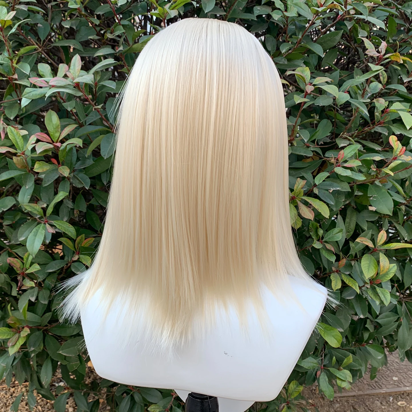 Short 13x4 Synthetic Lace Front Wigs for Women Light Blonde Straight Heat-resistant Glueless Lace Wig Synthetic Cosplay Wigs