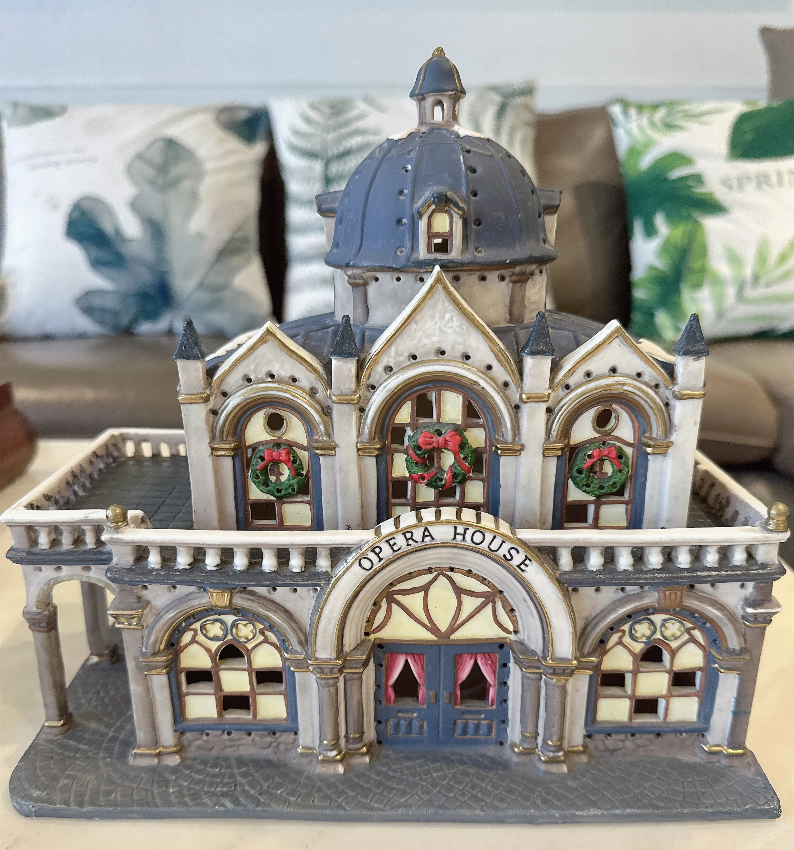 Home Decor Ceramic European Building House Model Figurine