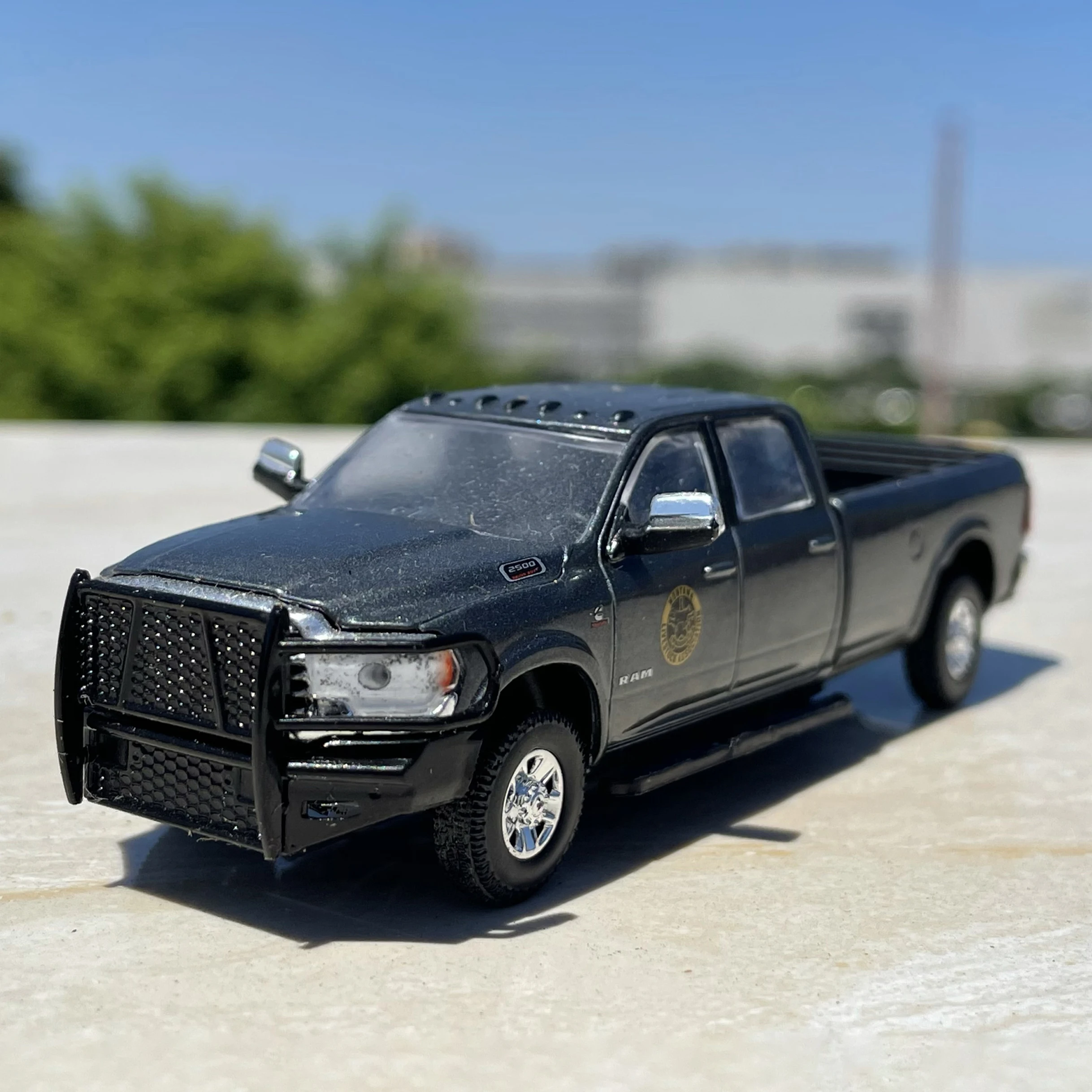 1:64 Scale Diecast Alloy Dodge Pickup RAM 2500 Boy Toys Police Cars Model Classics Adult Gift Collection Souvenir Static Display