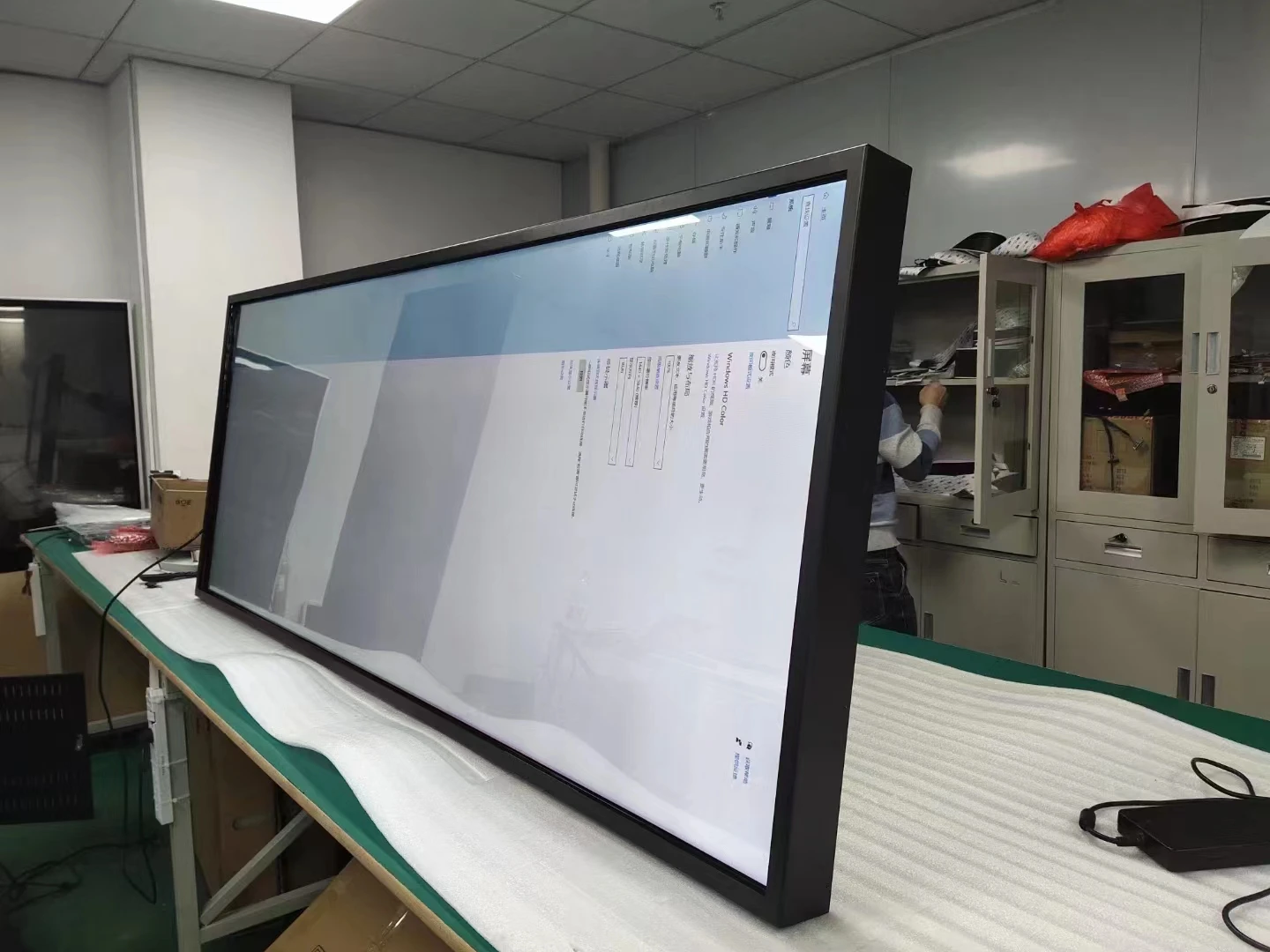 23 24 35 37 43 49 55 60 65 77 88 Inch Lcd Stretched Display Edge Shelf Supermarket Bar Screen Stretched Lcd Display