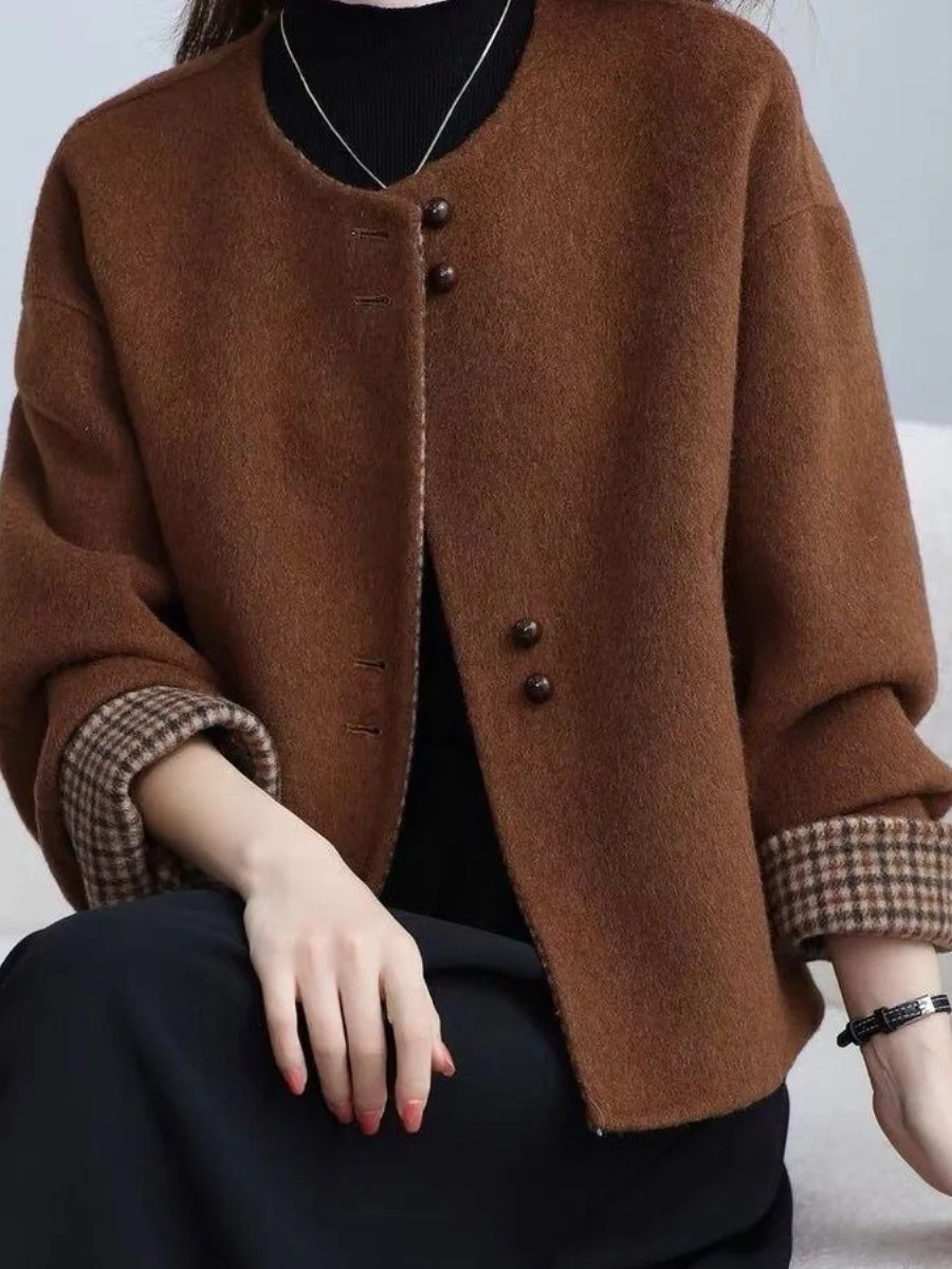 fashionable-short-woolen-coat-for-women-plaid-design-autumn-winter-new-arrival-stylish-set-of-multiple-pieces-compact-size