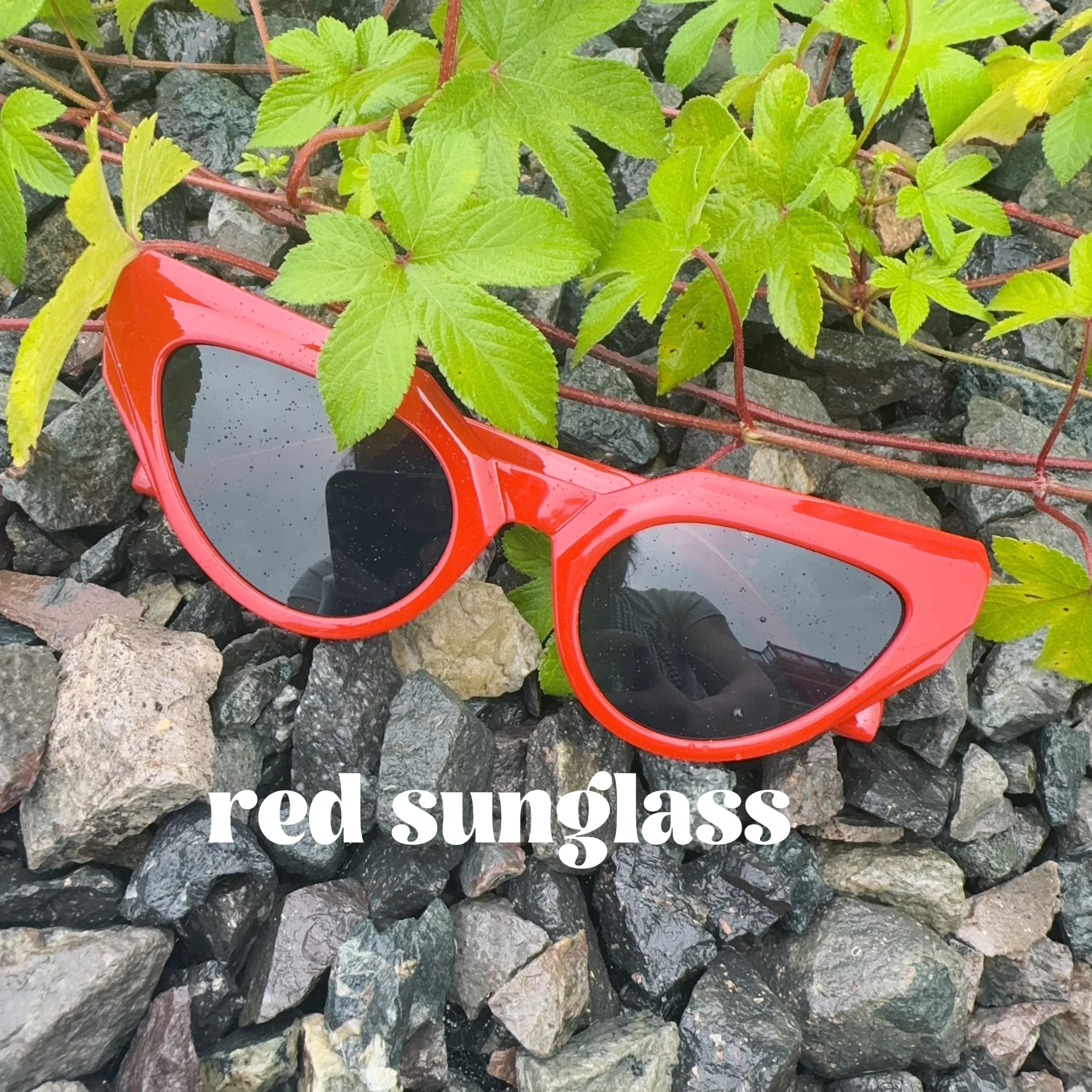 

Retro Cat Eye Women red Sunglasses Fashion Brand Designer Men Clear Gradient Shades UV400 Trending Driving Sun Glasses