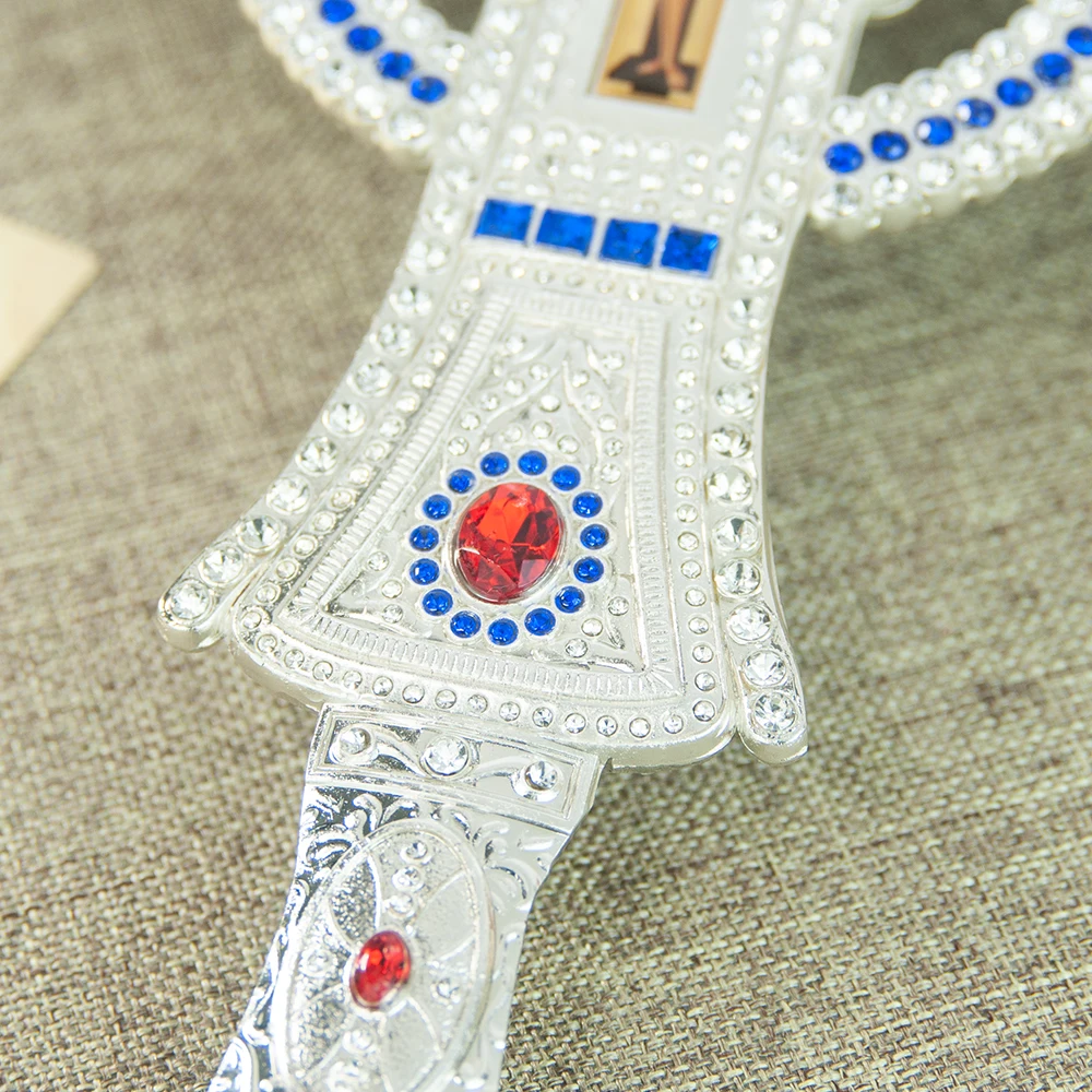 جديد 2026 الكنيسة المسيحية المعالجةية الصليب الذهب والفضة مطلي مع كريستال مزخرف حفل ديني رمز هدية فكرة صندوق هدية