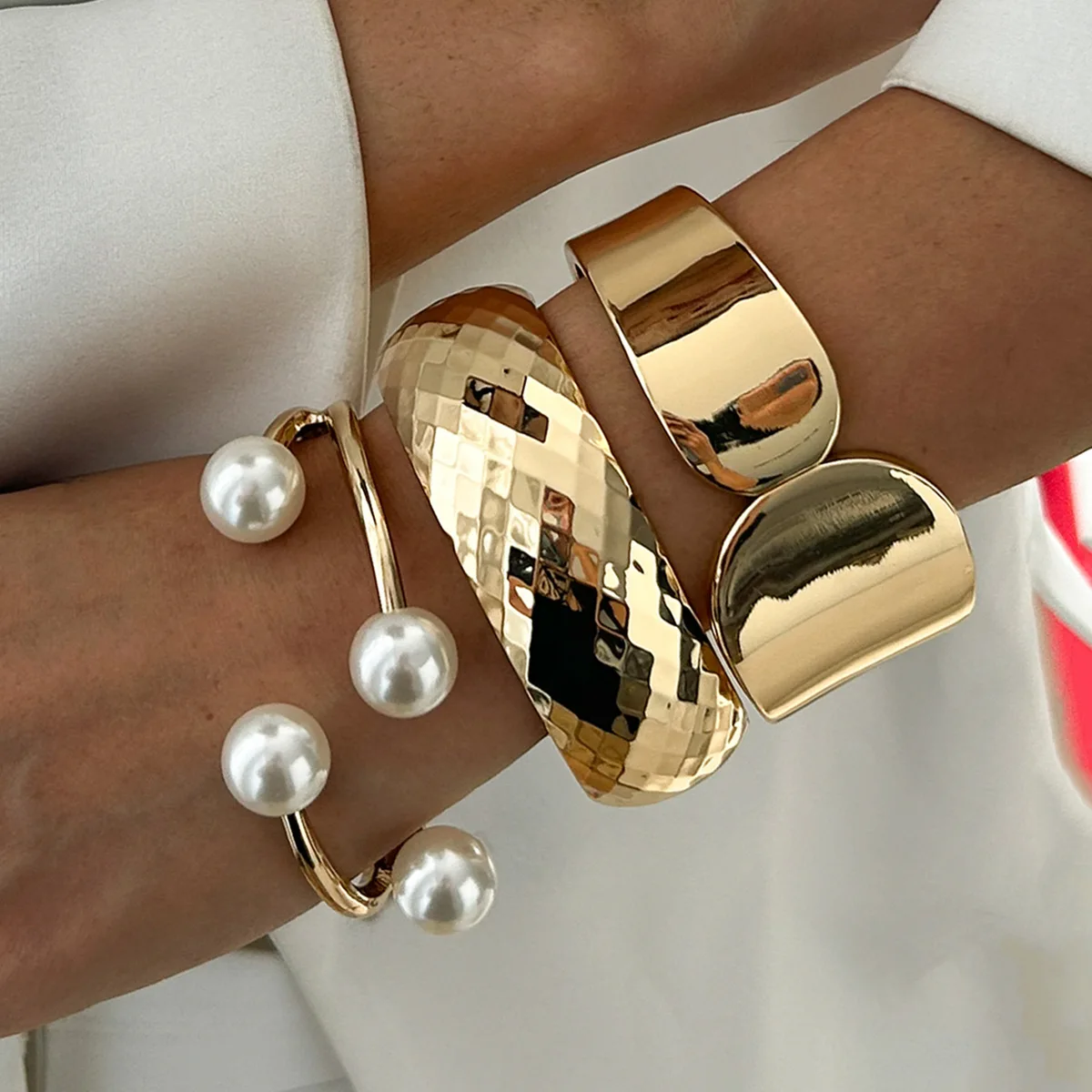 Beating rhombus smooth open bracelet, retro French temperament imitation pearl winding bracelet