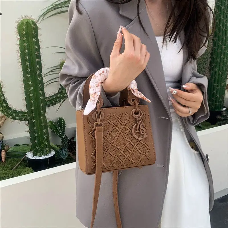 

2024 New Fashion Trend Banquet Bag Chain Strap Single Shoulder Crossbody Bag