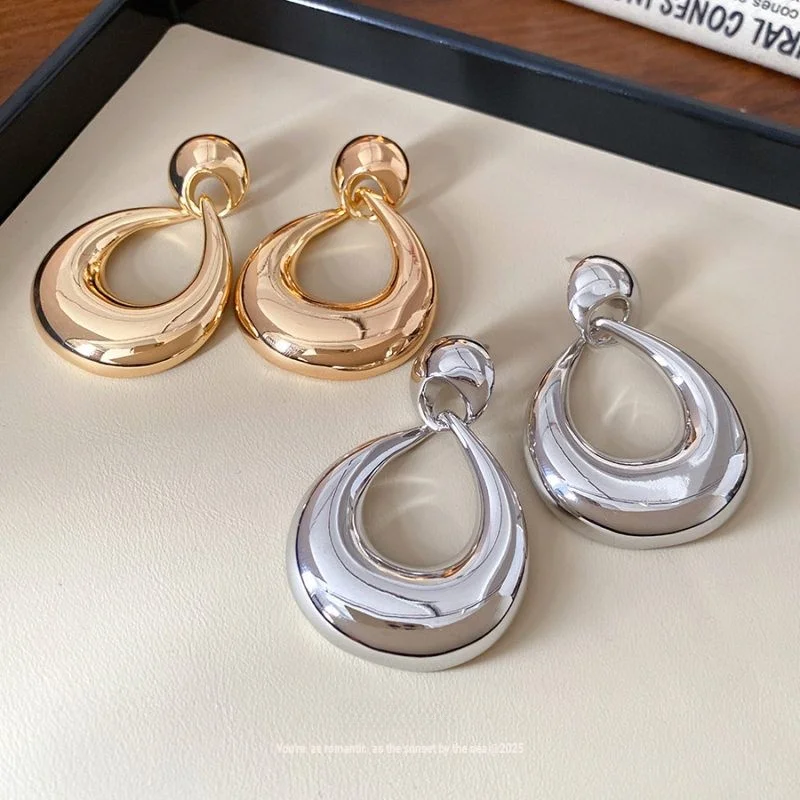 

Simple Personali Hammered Silver Needle Earrings Trendy Faion Jewelry Alloy Embedded Artificial Gem Titanium Alloy Handmade