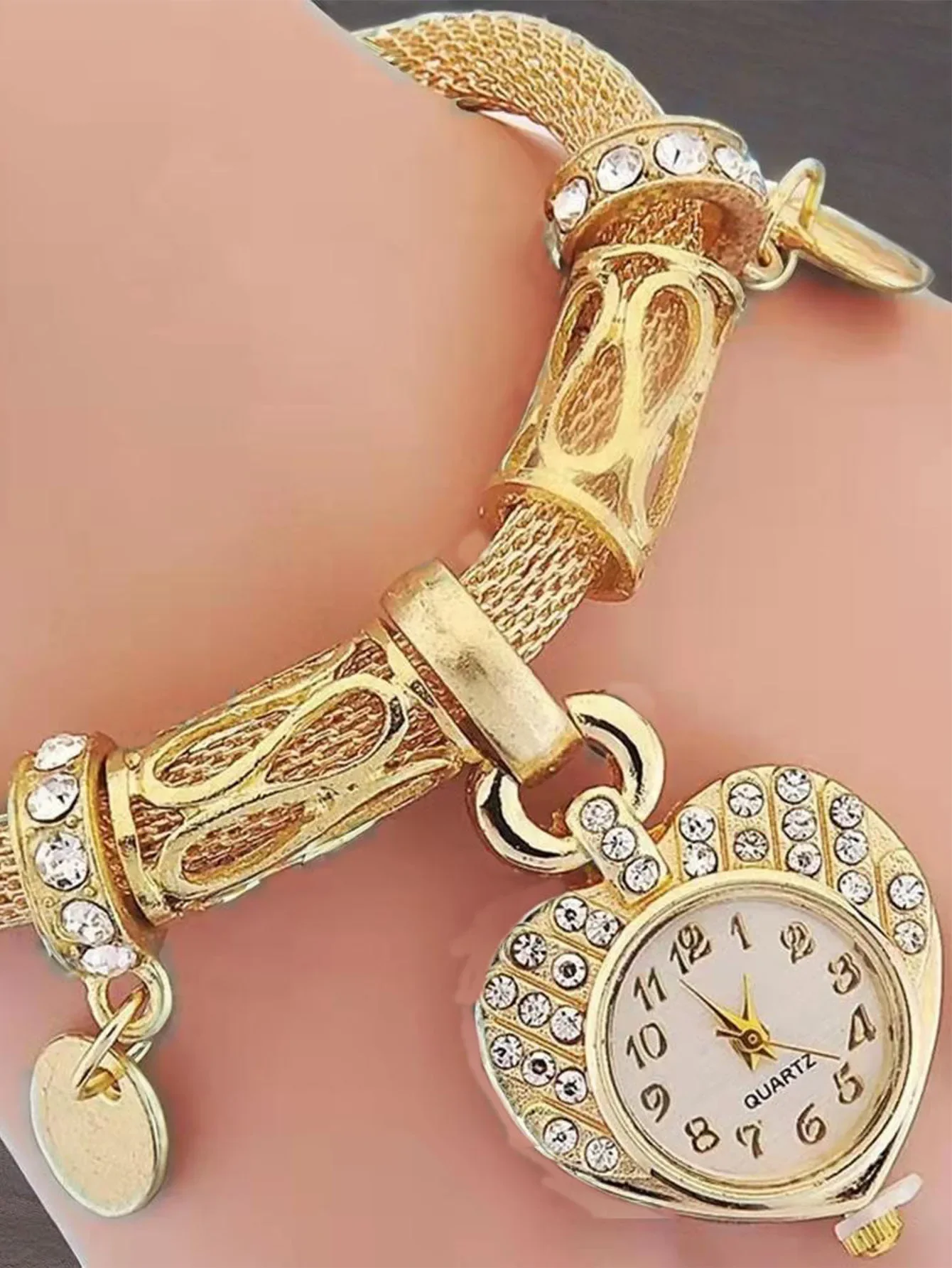Cylindrical steel mesh with bracelet watch, fashionable diamond studded peach heart case, fashion watch