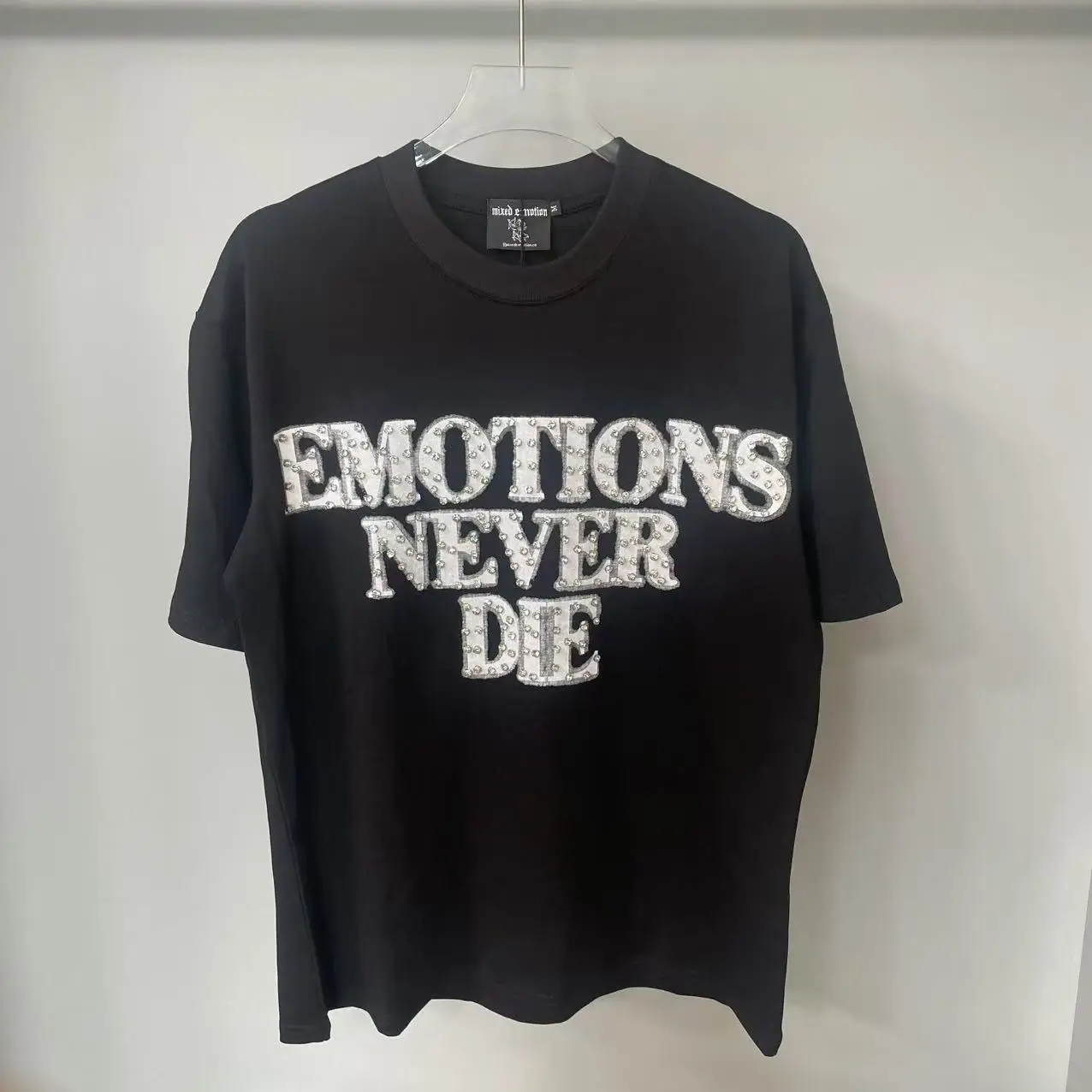 

White Color Black Rhinestone Short Sleeve Summer Tshirts for Men Shinning Streetwear Cotton Loose Crew Neck Top Tees Oversized