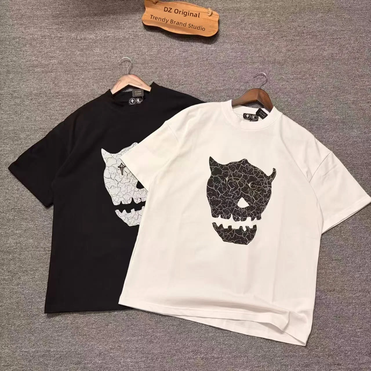 

Футболка Thug Club TC Basic с круглым вырезом и коротким рукавом, с металлическим декором и принтом, свободного кроя, из хлопка, модная, весенняя, унисекс