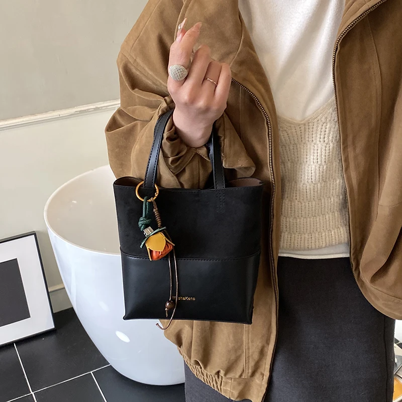 

Elegant High-End Minimalist Vintage Leather Crossbody Bag For Women Casual Commuter Use With Solid Color Trendy Design