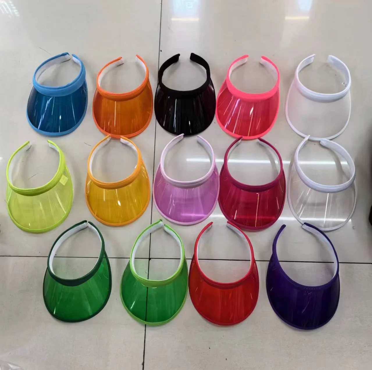 Modische Sommer-Outdoor-Sport-Sonnenschutzkappe Unisex Transparenter Plastik-Visor-Hut Bonbonfarbener PVC-Sonnenschutzhut UV-Schutzhut – Detail 2