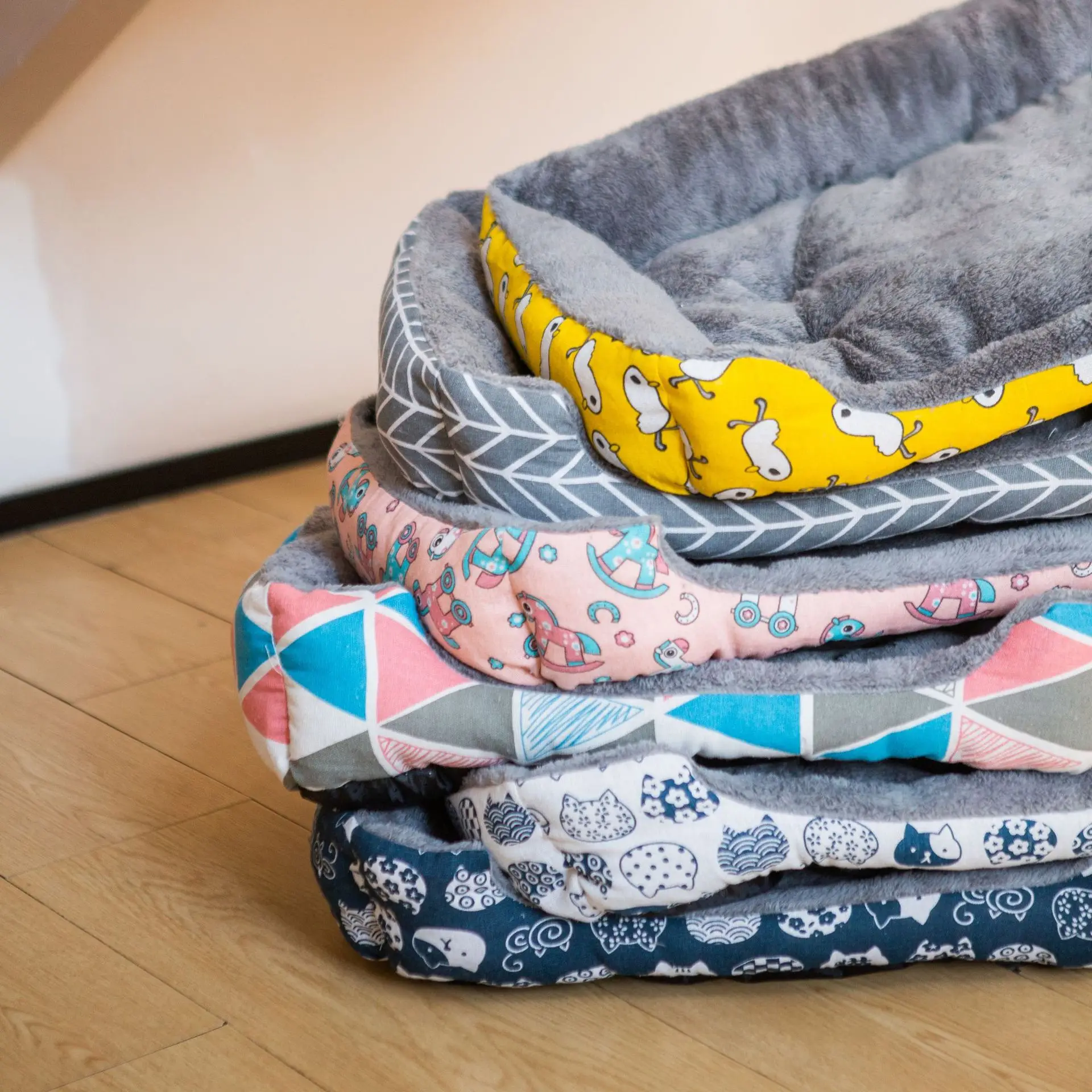 Pet Large Dog Bed Warm House Candy-colored Square Nest Pet Kennel For Small Medium Large Dogs Cat Puppy Plus Size Dog Baskets