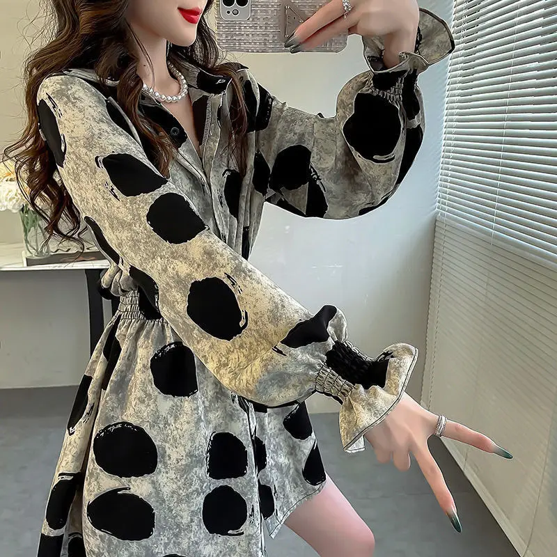 Elegant Pleated Printing Shirt Tops Spring Autumn New Polo Neck Long Sleeve Vintage Blouse High Street Casual Women Clothing