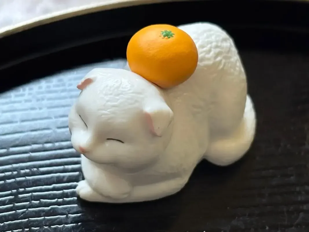 متوفر في المخزون لعبة كعكة الأرز اليابانية الأصلية على شكل حيوان برتقالي صغير لتزيين الحيوانات لعبة كبسولة لطيفة هدية على شكل شخصية الحركة