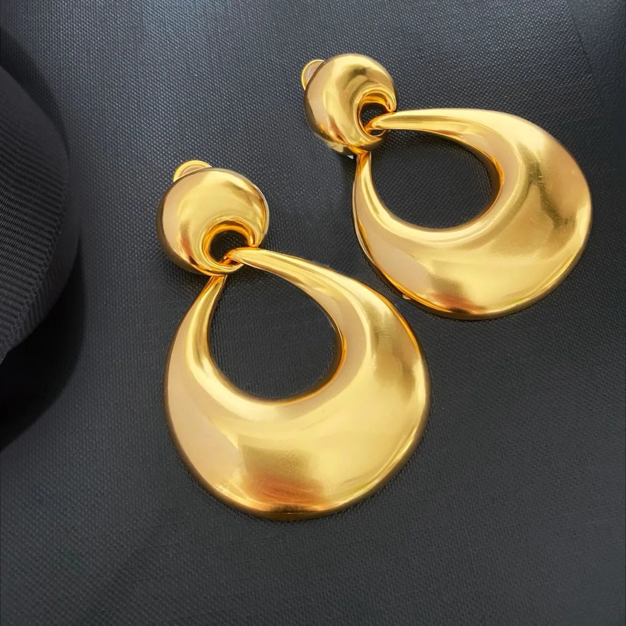 New Jewelry & Accessories Retro Style Water Droplet Shaped Hollow Geometric Ear Clip Earrings For Women's Parties & Gifts
